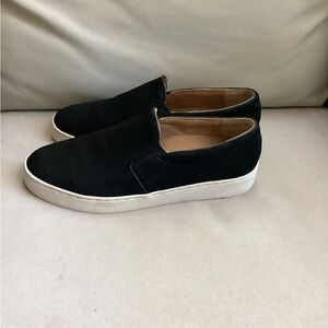 Vionic women’s shoes midi perf suede slip ons size 8 black